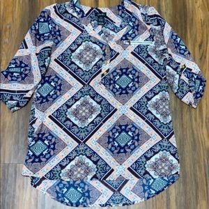 Women’s top size medium